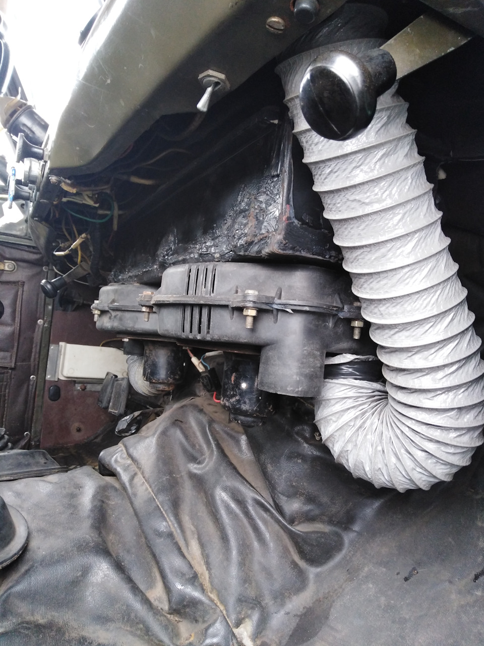 Улитки от Газ 3307 в печку Уаз. Итог — УАЗ 469, 2,5 л., 1979 года ...