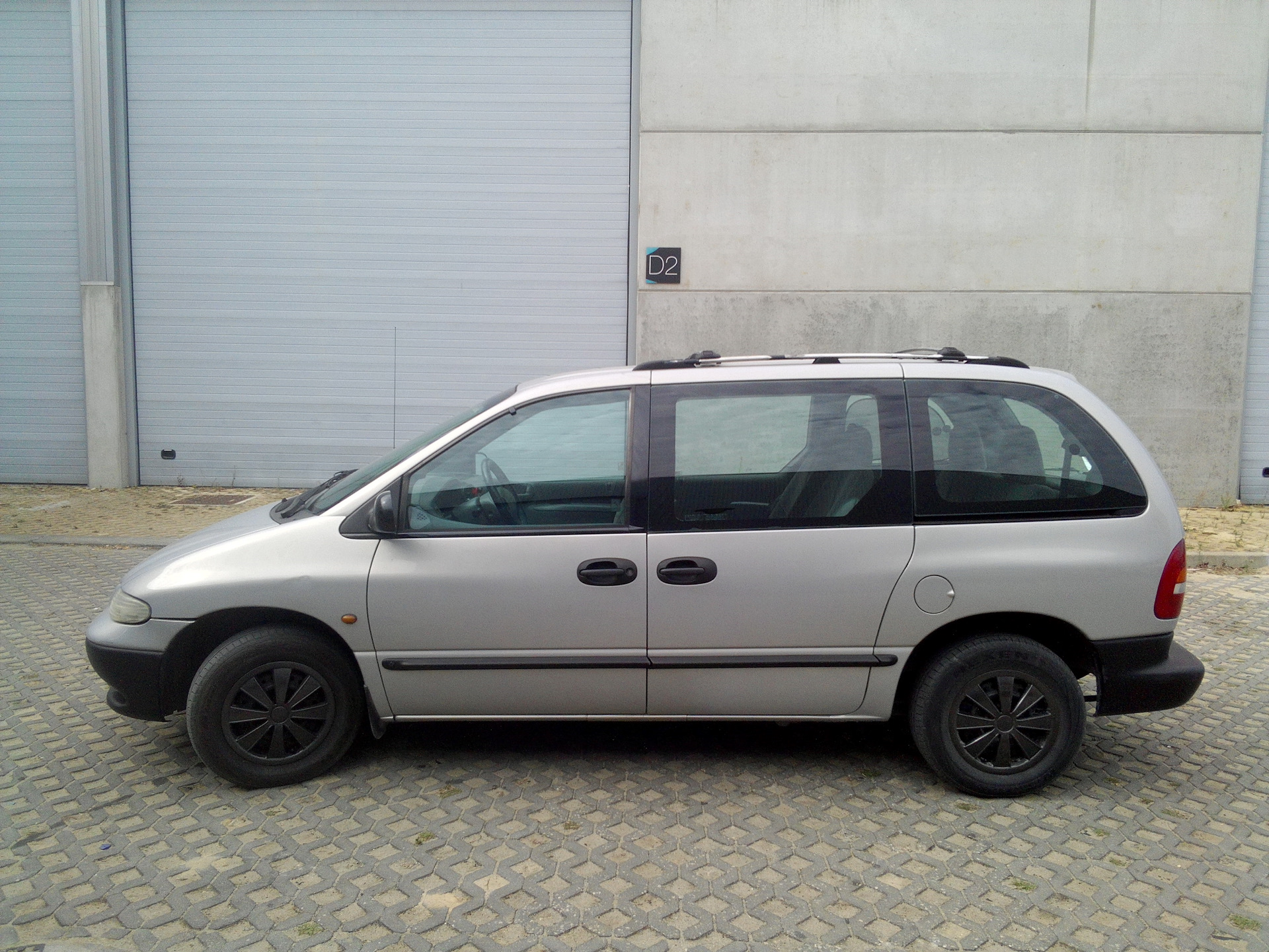 Крайслер вояджер 2.5. Chrysler Voyager 2.5 td. Chrysler Voyager 2.5 td 98г. Chrysler Voyager 2.5 td 2000 года Сайл. Лифтованный Крайслер Вояджер 5.