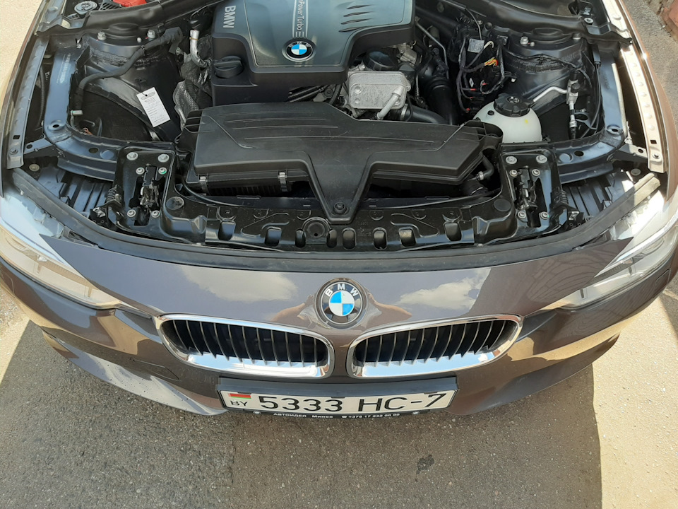 Уплотнительная резинка капота — BMW 3 series (F30), 2 л, 2013 года ...