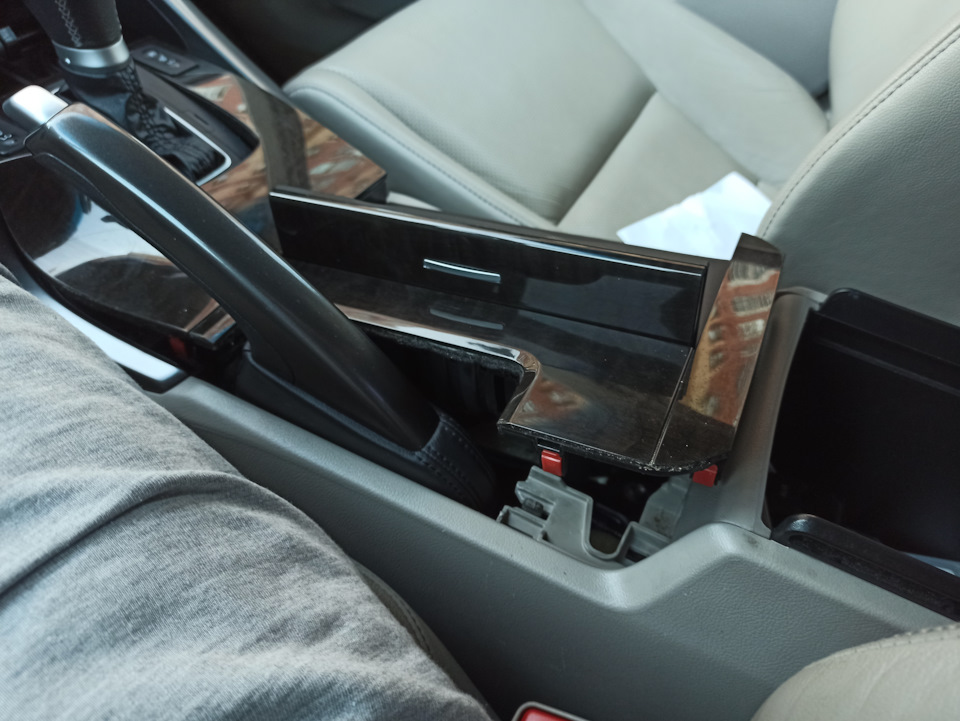 Honda accord 8 как снять ремонт крышки подстаканника аккорд 8 - Honda Accord (8G), 2,4 л, 2011 года своим