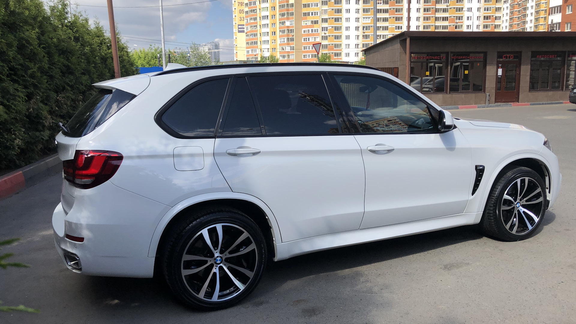 BMW X5 (F15) 3.0 дизельный 2014 | Белый БАРС 40D на DRIVE2