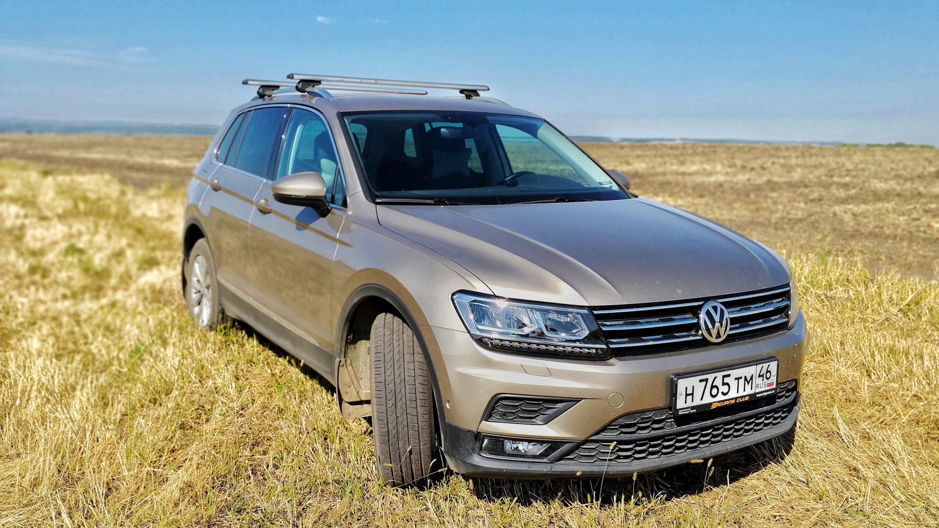 Фольксваген Тигуан 3.0 дизель. VW Tiguan хаки. Volkswagen Tiguan II 2018 16 шины зимой.