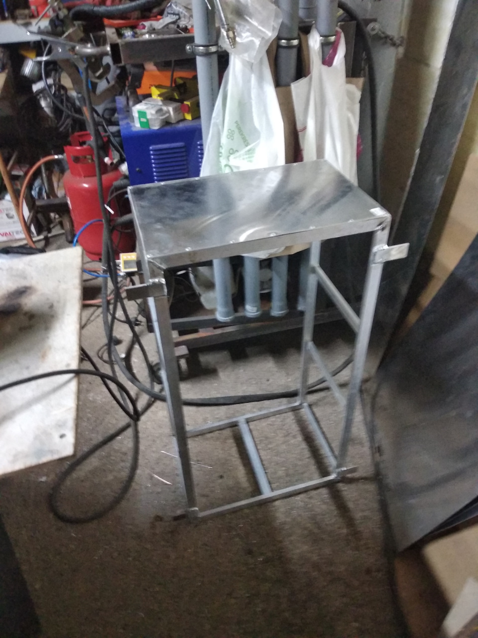 egAAAgNNMeA 960 Как крепить бензобак на уаз 469