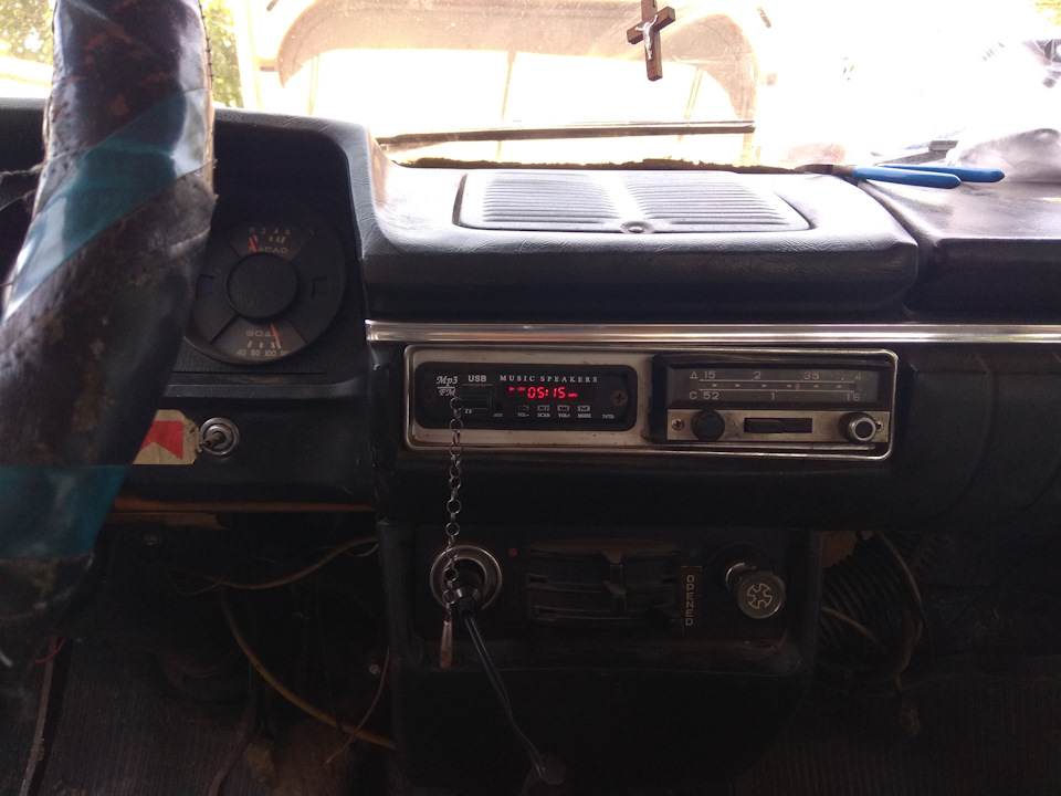 Мерседес-Бенц S-Класс W126 1979-1991, бензин: Аккумуляторная батарея - снятие и