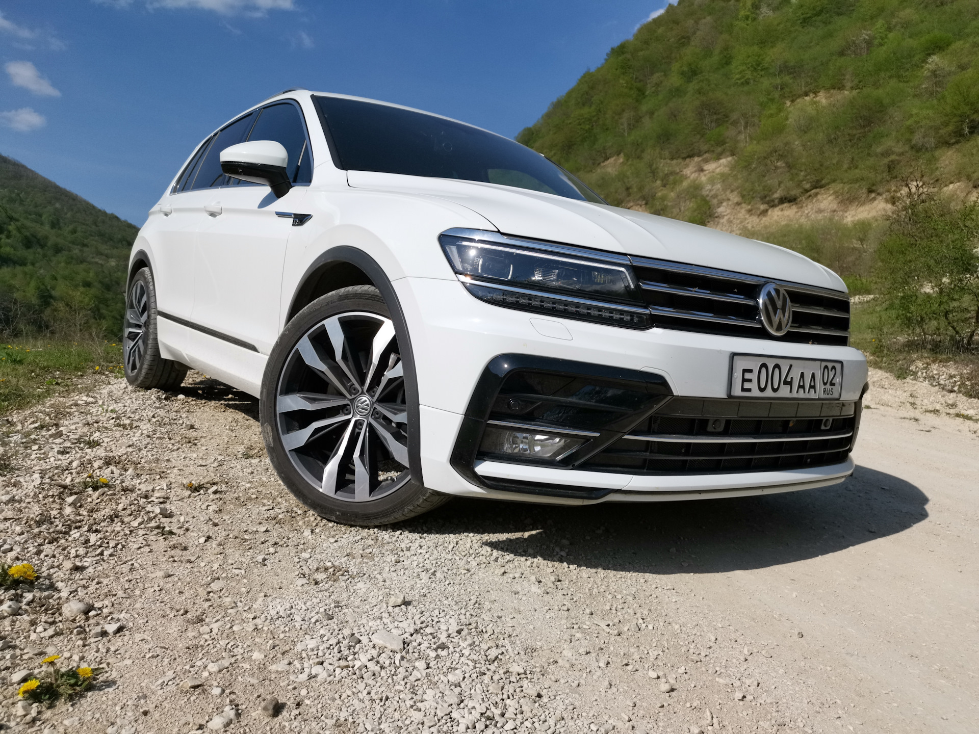 R линия. VW Tiguan 2018 r line. Tiguan 2 r line. VW Tiguan 2 r line Tuning. Тигуан 2 р лайн обвес.