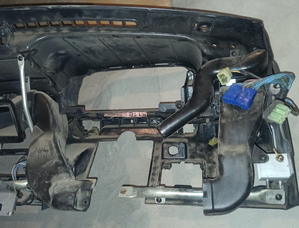 Водительская часть — KIA Pride (1G)