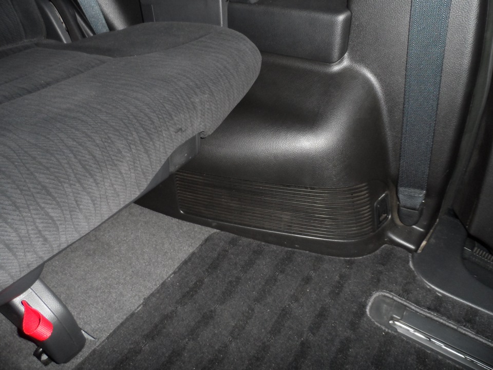 Rear on кнопка в машине nissan serena