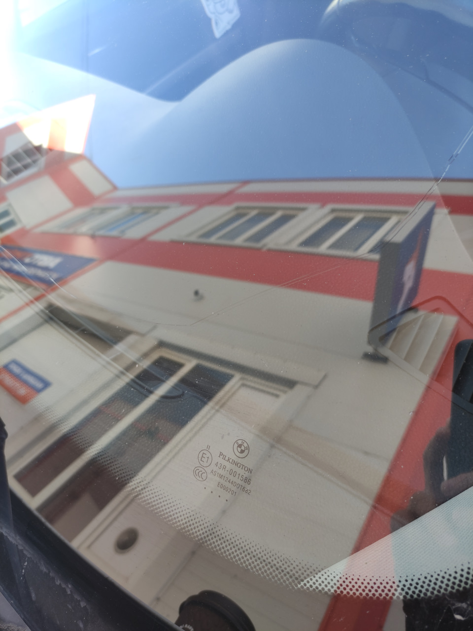 Старое стекло — BMW 3 series (E90). Found on photo: 43R001586