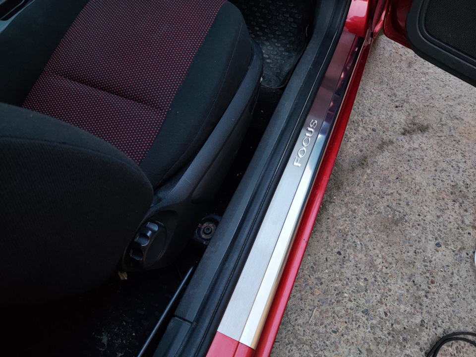 Накладки на пороги ФФ2 купе — Ford Focus Hatchback II, 1,8 л, 2007 года ...