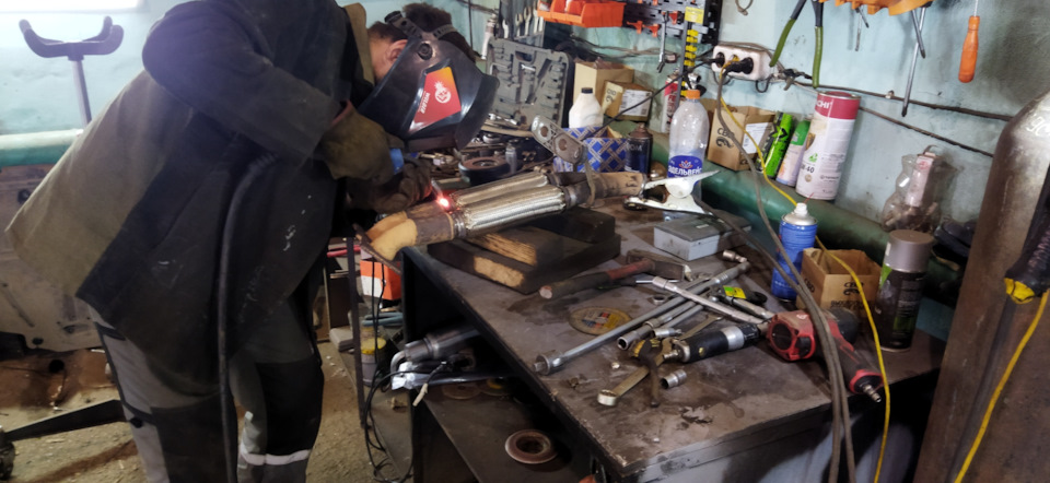 Конец эпопеи про выхлоп — Volkswagen Golf Mk5, 1,6 л, 2008 года ...