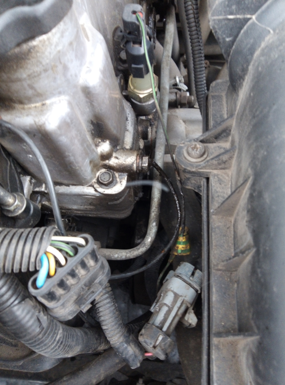 Лампа давления масла… — Lada Приора универсал, 1,6 л., 2010 года ...