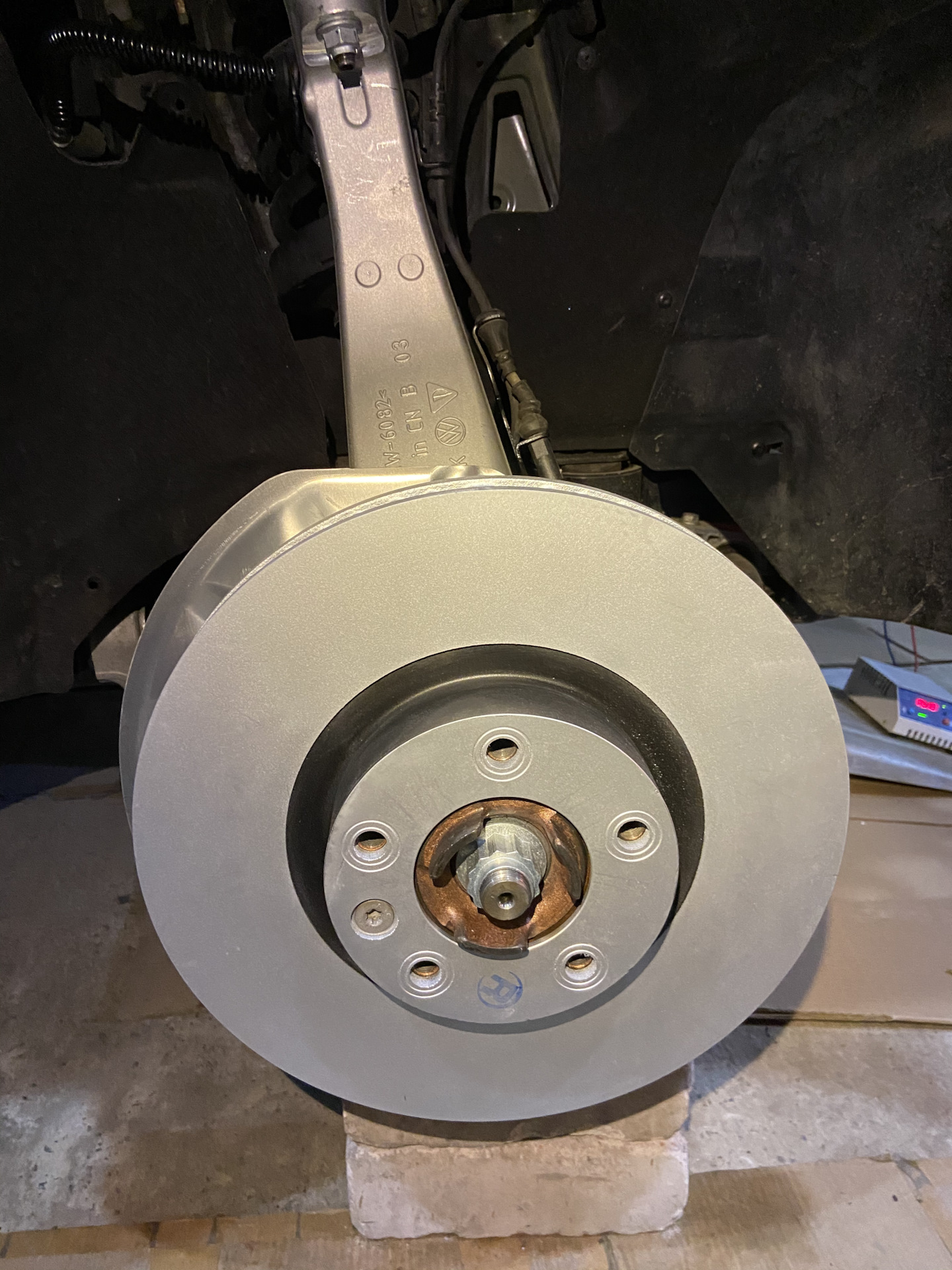 Тормозов много не бывает — Volkswagen Touareg (2G), 3,6 л, 2016 года ...