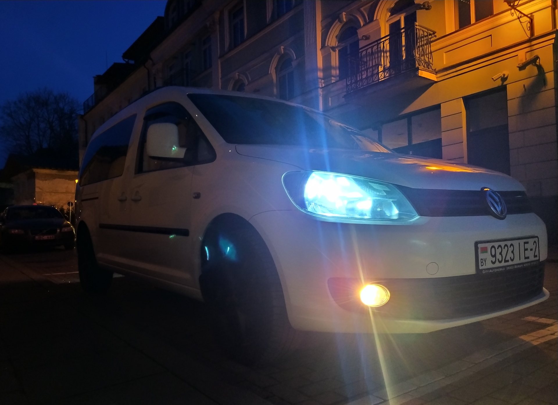 Лампочки фольксваген кадди. Габаритные лампы VW Caddy 4. Фольксваген Кадди лампа ближнего света. Лампочка ближнего света Фольксваген Кадди 2006. Моргающие лампы на Кадди 3.