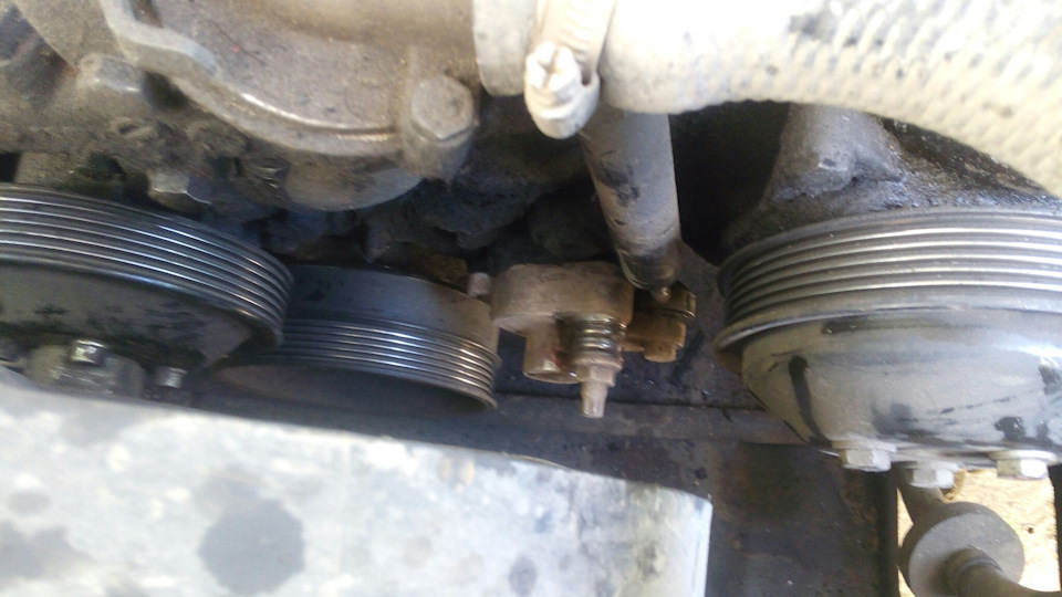 Сломался подшипник натяжного ролика — Mercedes-Benz C-class (W202), 1,8 ...