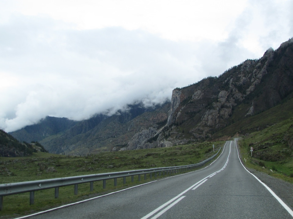 белый бом алтай история. eiAAAgMs7 A 960. белый бом алтай история фото. белый бом алтай история-eiAAAgMs7 A 960. картинка белый бом алтай история. картинка eiAAAgMs7 A 960. Пятница, 01.07.2016. Белый Бом – известняковая скала, в которой должно было быть не менее двух пещер: Большой Белобомской (со сквозным проходом к Чуйскому тракту) и Большой Чуйской. Накануне вечером экскурсовод кемпинга обещал показать нам, в какую сторону идти до пещер. Но утром его на месте не оказалось, и дорогу нам приблизительно обрисовал другой местный парень. Мы двинулись, руководствуясь его рассказом. Но запутались. белый бом алтай история. eiAAAgMs7 A 960. белый бом алтай история фото. белый бом алтай история-eiAAAgMs7 A 960. картинка белый бом алтай история. картинка eiAAAgMs7 A 960. Пятница, 01.07.2016. Белый Бом – известняковая скала, в которой должно было быть не менее двух пещер: Большой Белобомской (со сквозным проходом к Чуйскому тракту) и Большой Чуйской. Накануне вечером экскурсовод кемпинга обещал показать нам, в какую сторону идти до пещер. Но утром его на месте не оказалось, и дорогу нам приблизительно обрисовал другой местный парень. Мы двинулись, руководствуясь его рассказом. Но запутались.