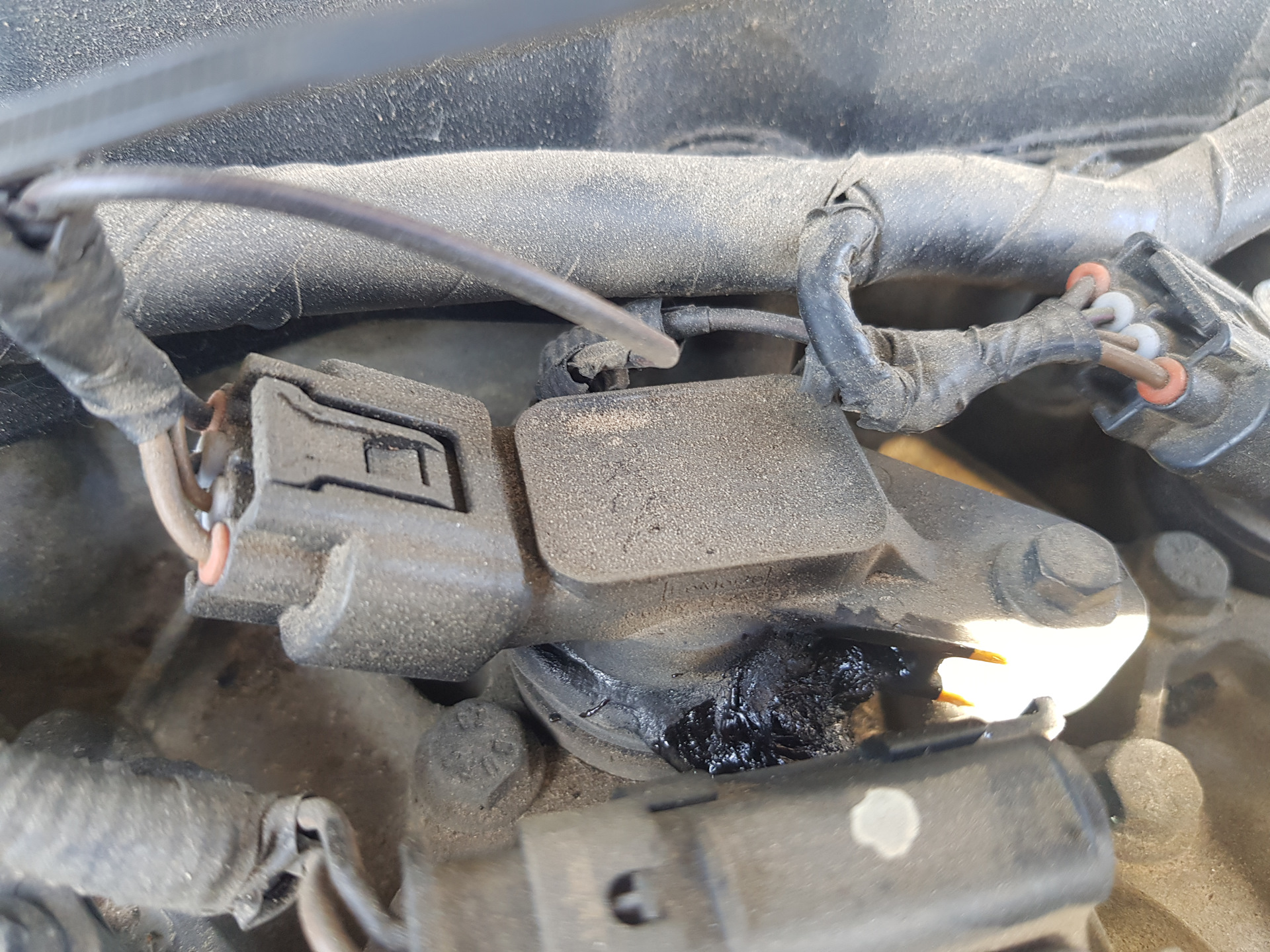 сгоревшая катушка зажигания. сгоревший силовой предохранитель зажигания. транзистор катушки зажигания ниссан. мотор не глохнет после выключения зажигания. сгорело зажигание.