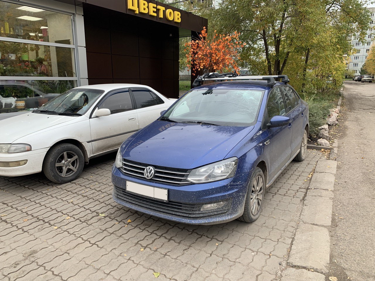 Поехал за резиной, а купил лобовое стекло — Volkswagen Polo Sedan, 1,6 л,  2018 года | ДТП | DRIVE2