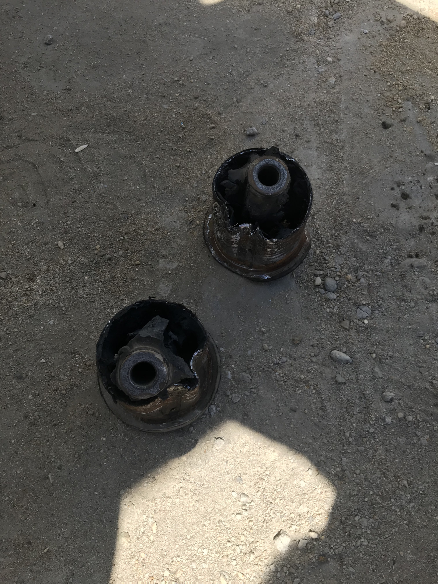 Замена сайлентблоков задней балки и задних амортизаторов — Nissan Tiida ...