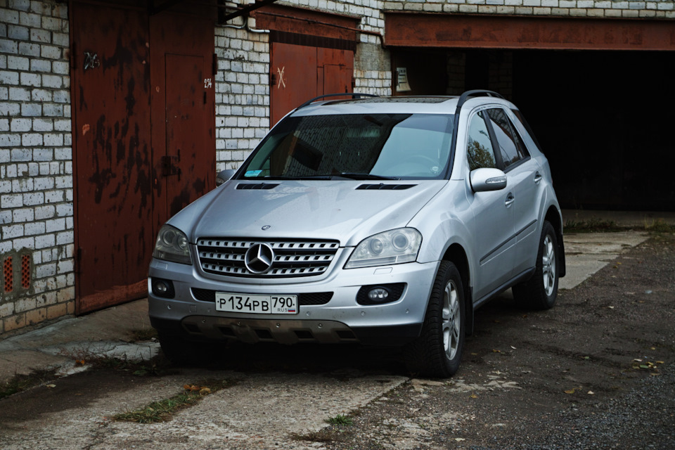 Бегает потихоньку. — Mercedes-Benz M-Class (W164), 3 л, 2006 года ...
