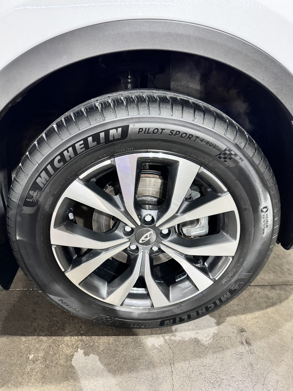 Новая резина, она же Michelin Pilot Sport 4 SUV — Chery Tiggo 7 Pro Max,  1,5 л, 2023 года | шины | DRIVE2