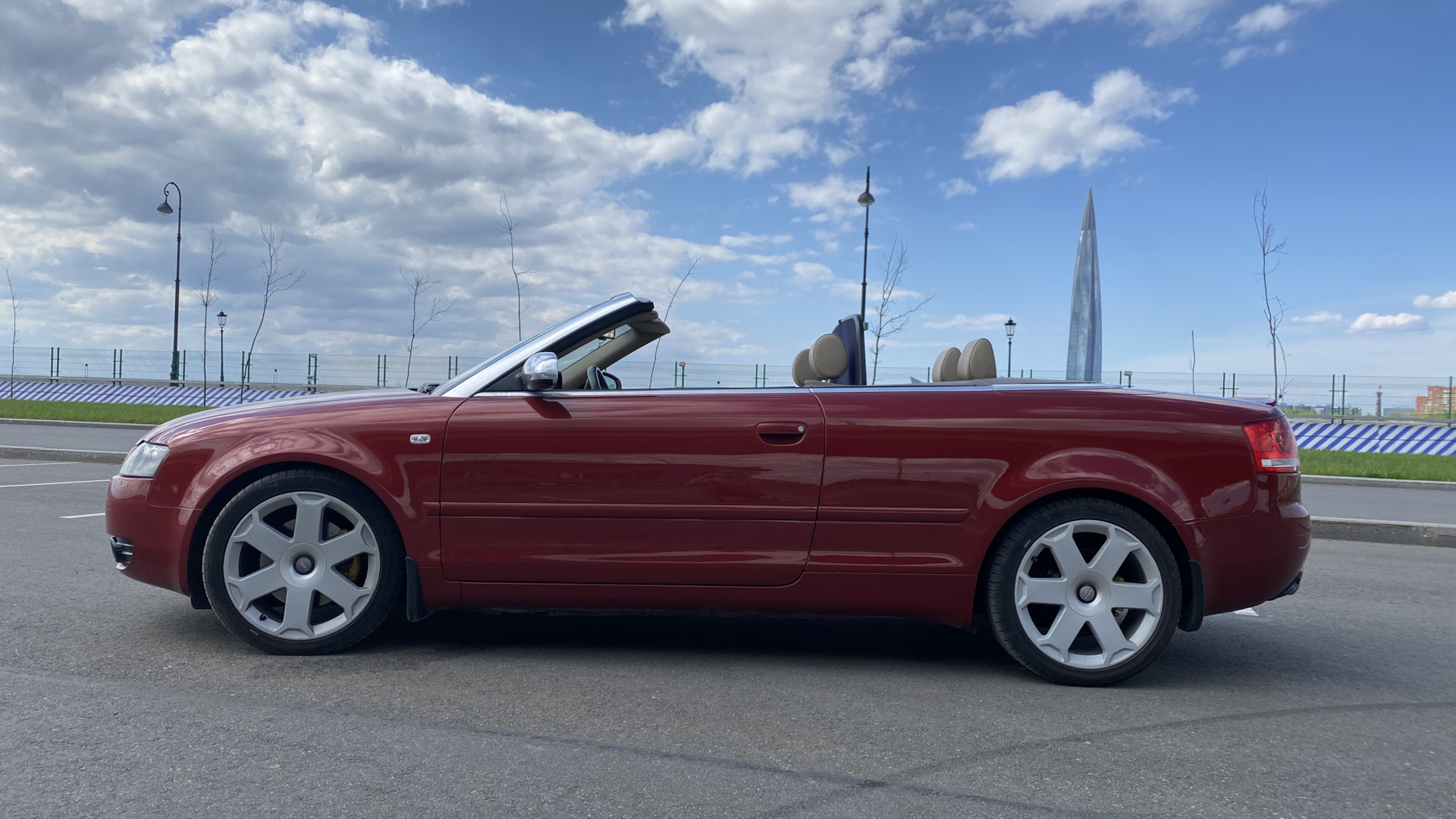 Алый кабриолет Audi A4 Red Diamond для идеальной свадьбы от компании Линкольн-Тур