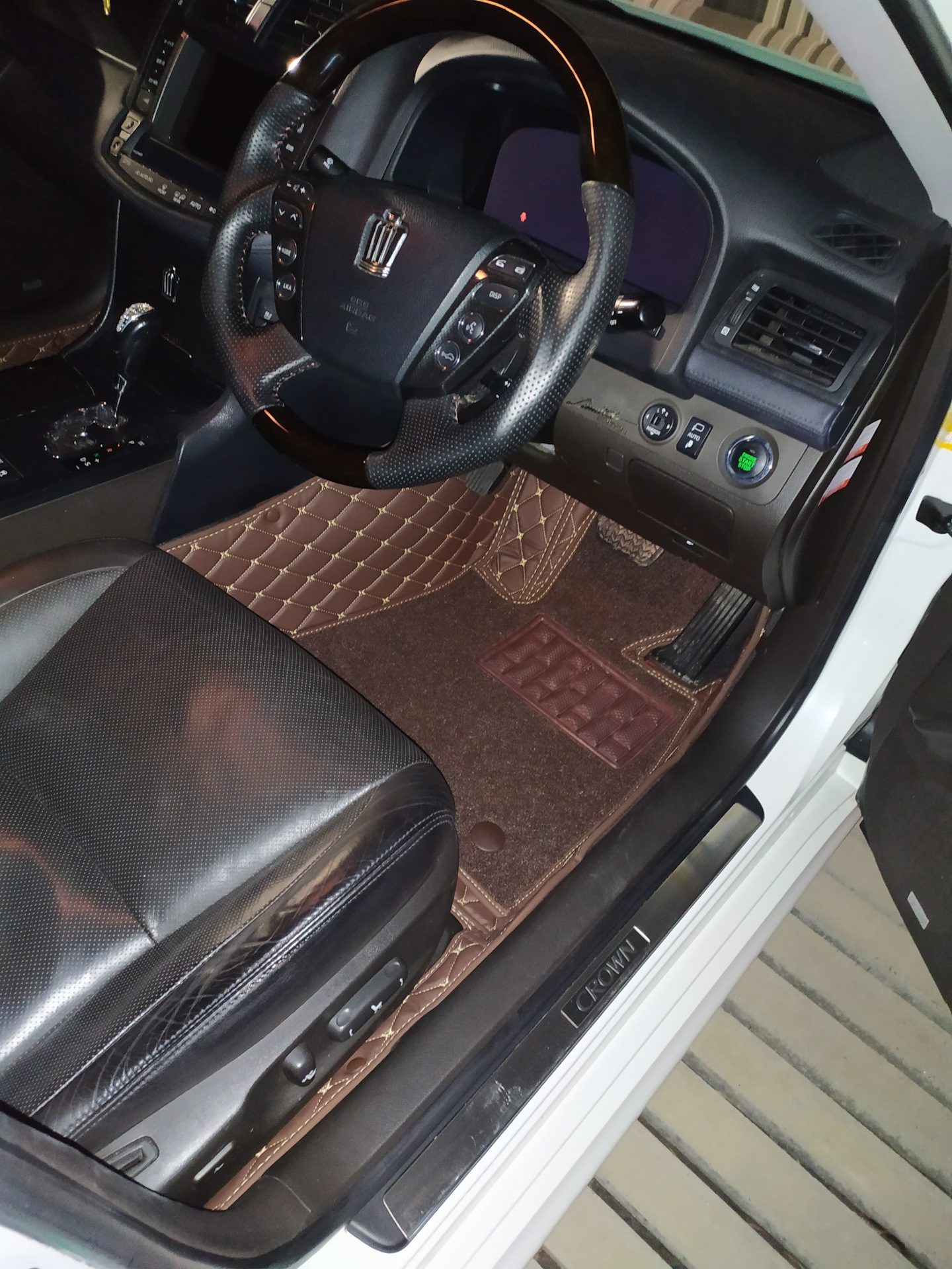 Модельные премиальные кожанные ковры в салон — Toyota Crown (S200), 3,5 ...