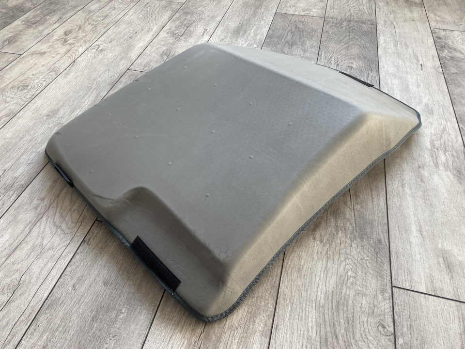 Клипсы или люверсы не предусмотрены, это тоже есть хорошо — нет лишних дорожек для влаги. — Haval Jolion