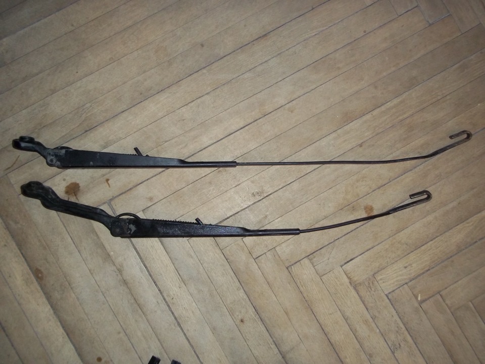 Symbol дворники. Дворники Рено Симбол. Рено Симбол 2007 поводок стеклоочистителя.