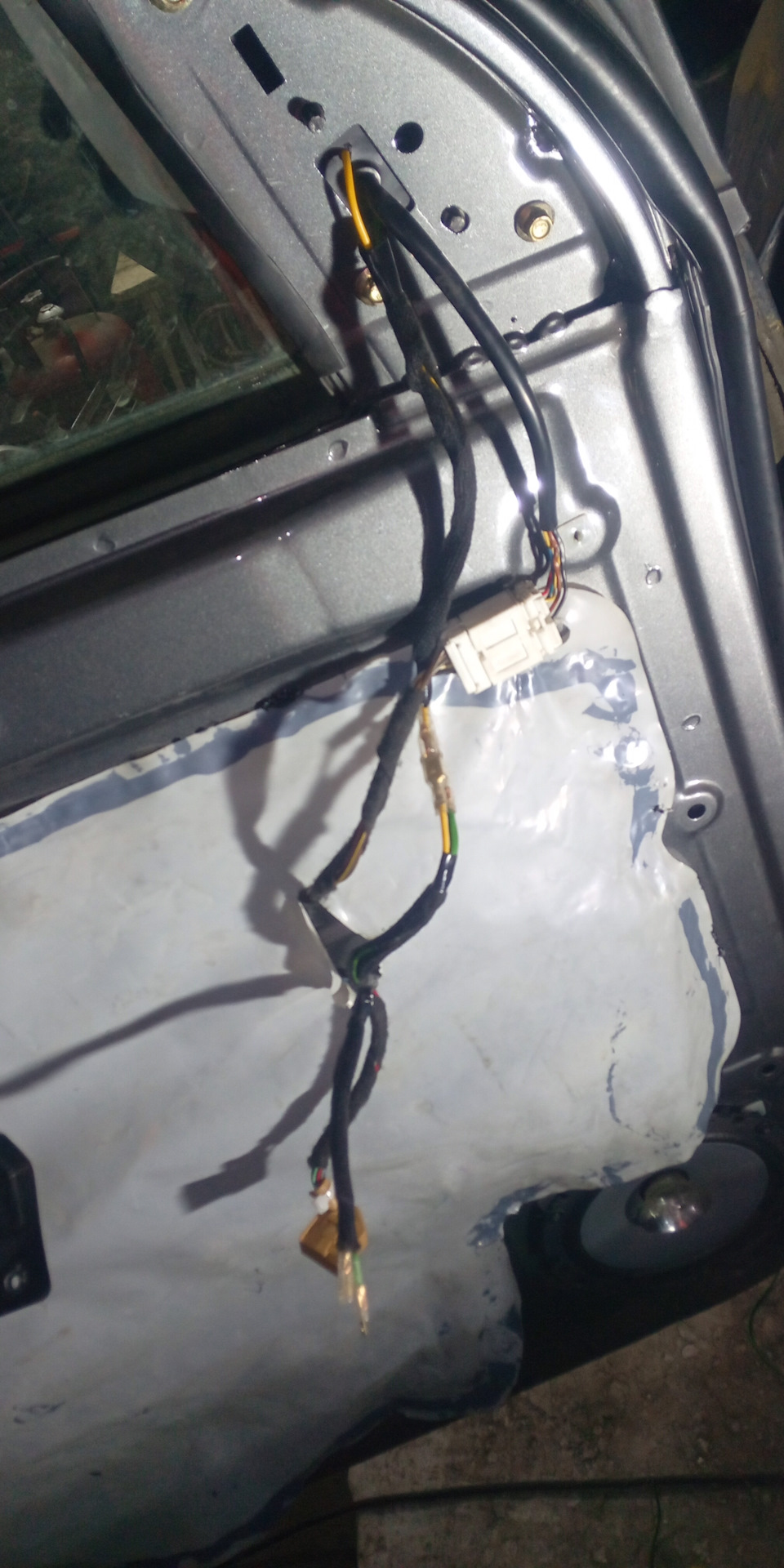 Подогрев зеркала заднего вида своими руками. — Chery Tiggo 5, 2 л, 2015 ...