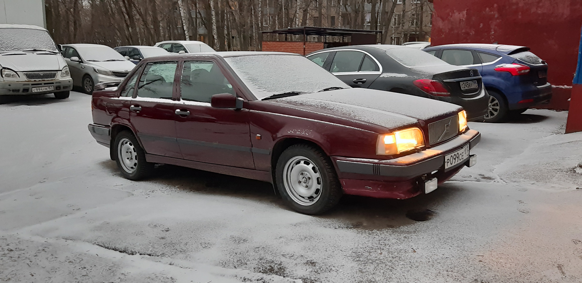 Вольво 850 1992. Volvo 850 1992. Вольво 1992 года выпуска фото.