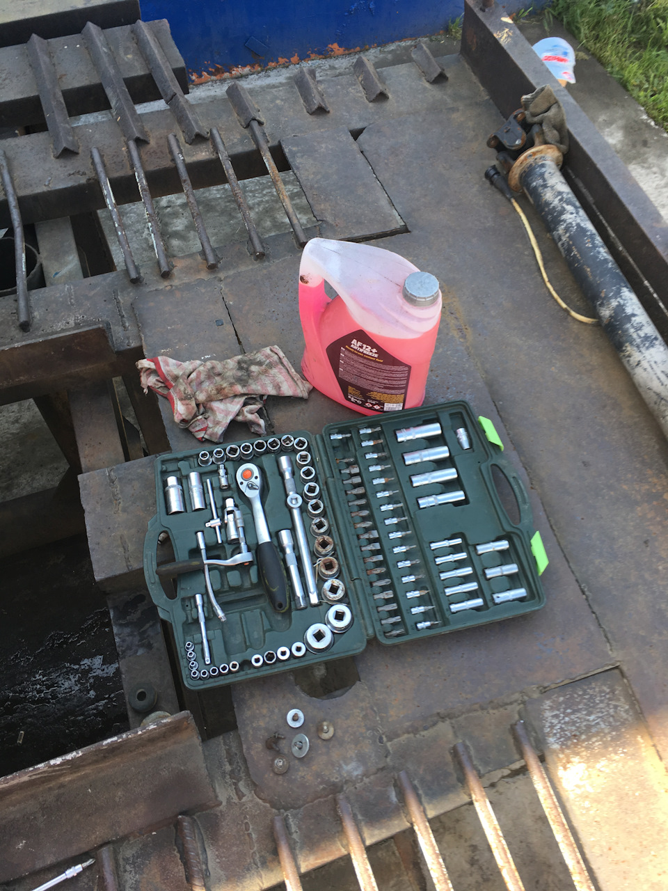 Промывка радиатора лимонной кслотой и замена антифриза — Toyota RAV4 (I ...