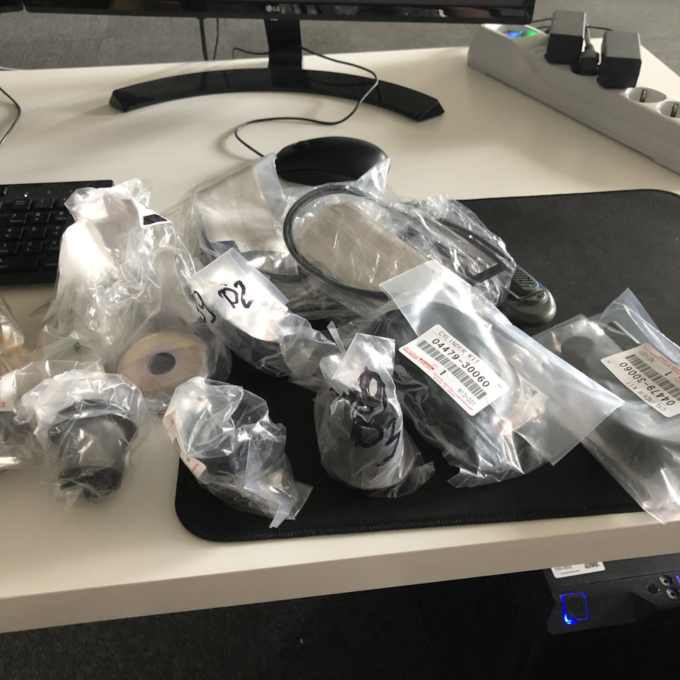 Фото в бортжурнале Toyota Crown (S120). Запчасти на фото: 0447930060