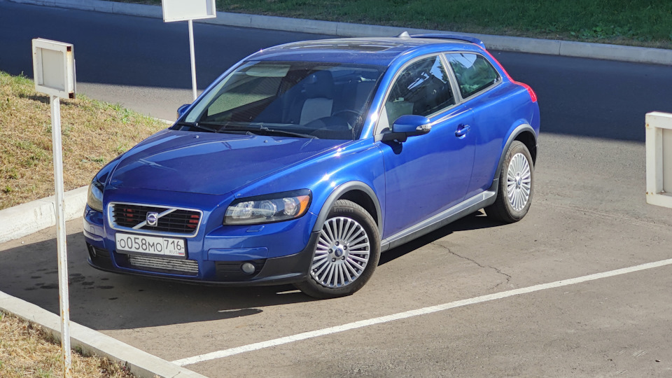 Volvo C30 2.5 бензиновый 2006 | ПолДесятого на DRIVE2