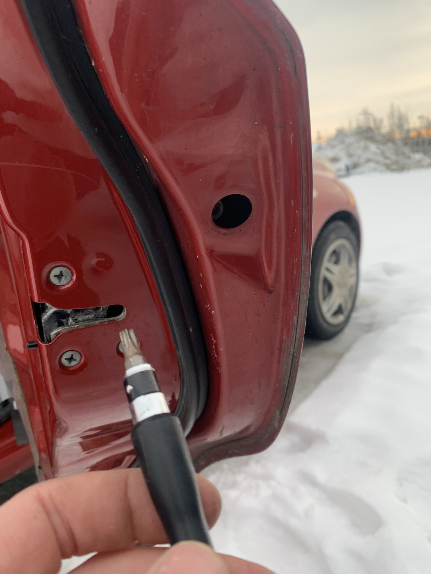 Задняя ручка открытия двери закисла // Ниссан Микра К12Е — Nissan Micra ...
