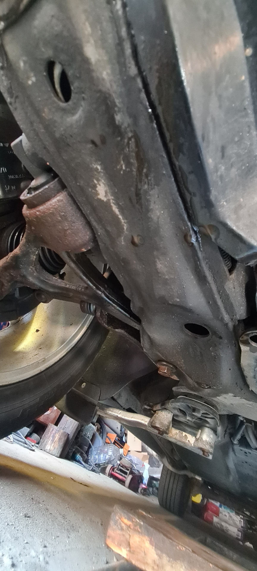 Течь антифриза из под термостата. — Volvo XC90 (1G), 2,4 л, 2005 года ...