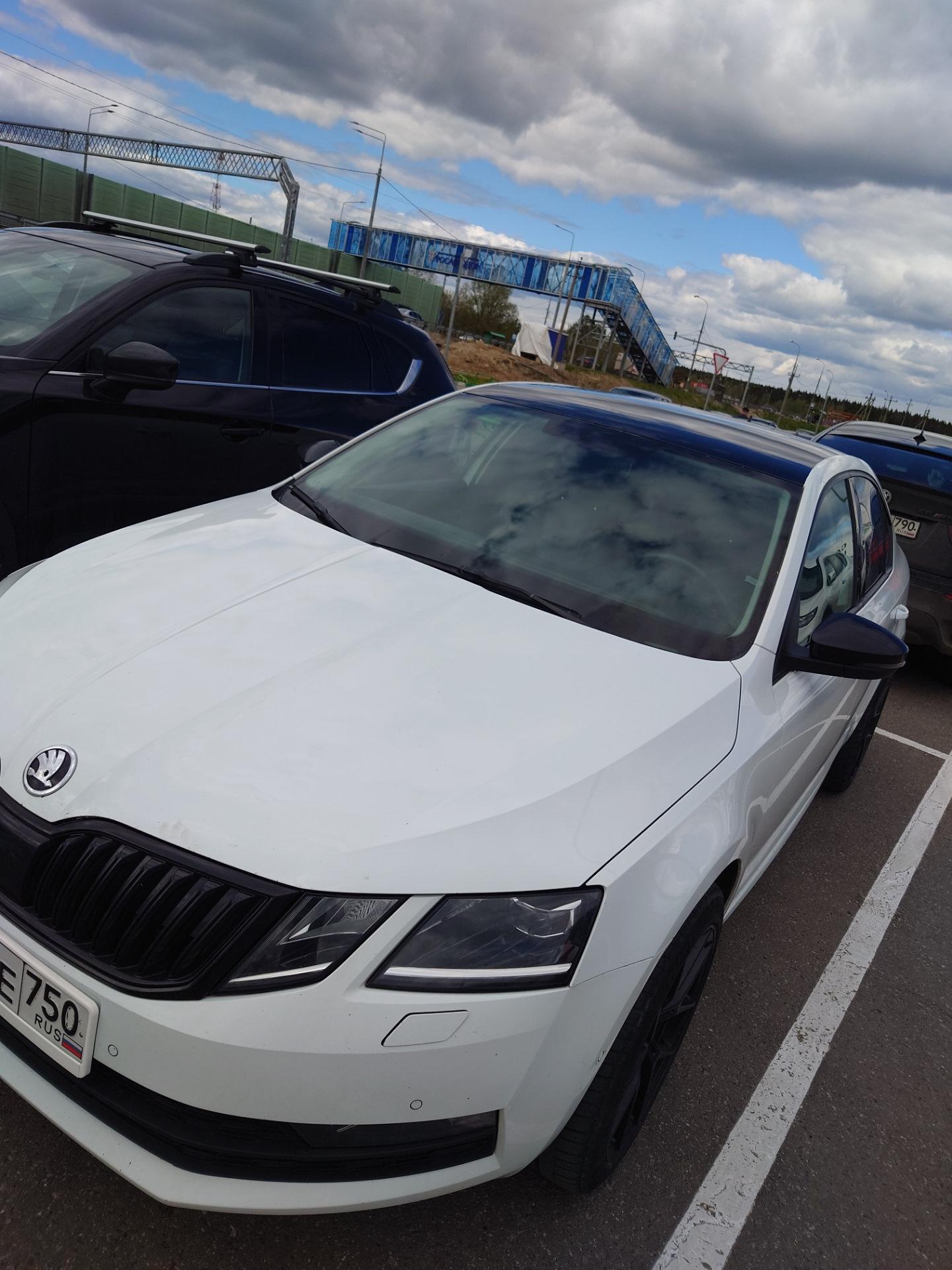 Черная гибридная пленка на крышу — Skoda Octavia A7 Mk3, 1,4 л, 2018 ...
