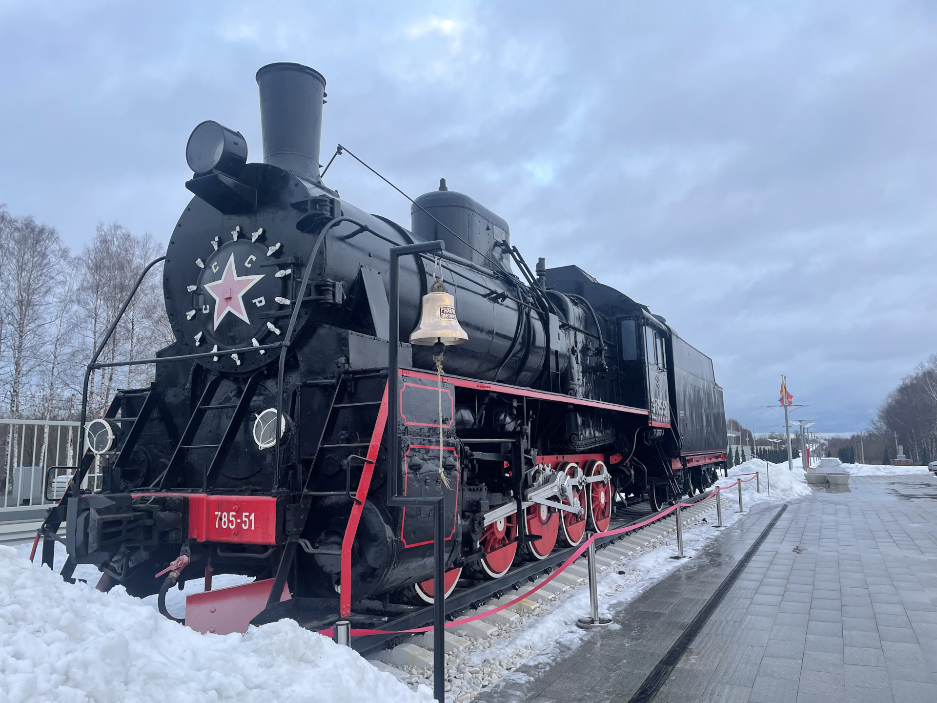 паровоз танк ь 2023 кабина. достопримечательности города дебальцево. паровоз br19. 2023. паровоз для очистки путей.