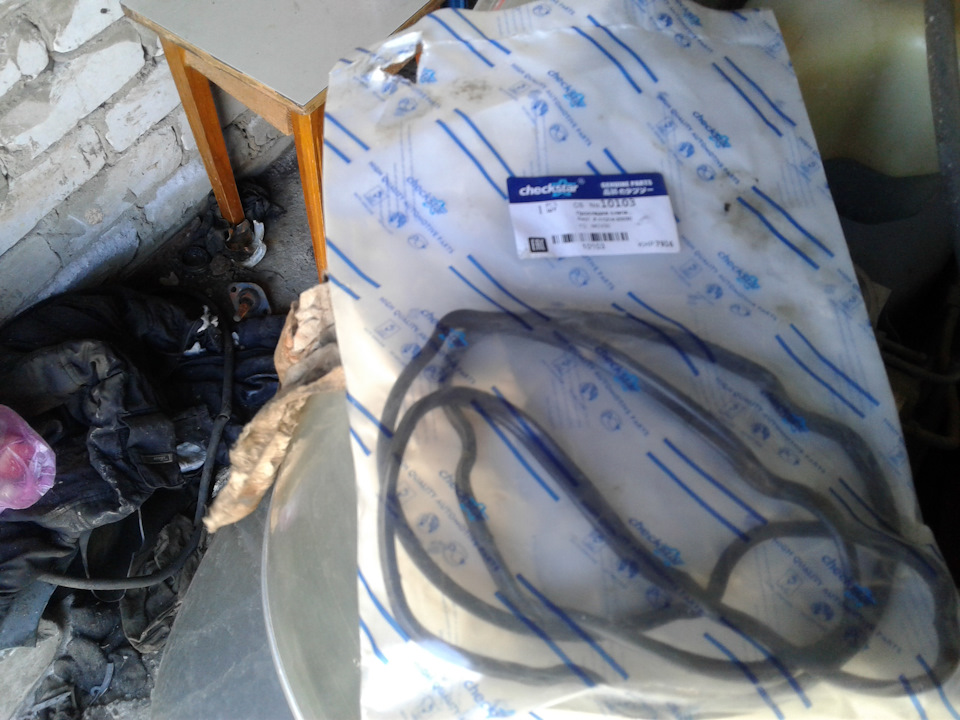 Замена прокладок клапанных крышек и замена свечей — Lexus RX (1G), 3 л ...