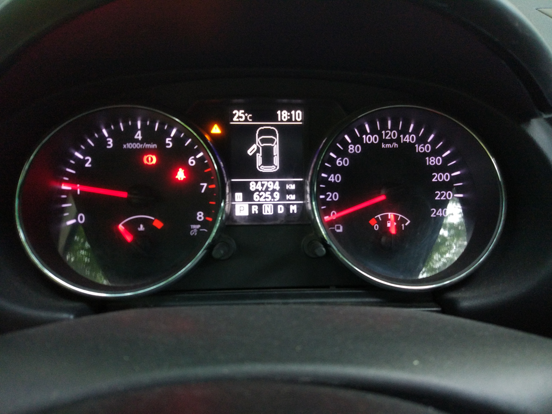 Кашкай бак. Nissan Qashqai 2010 датчики в баке. Бак бензина Ниссан Кашкай. Сколько топлива в баке Nissan Qashqai. Объем бака Кашкай 2.