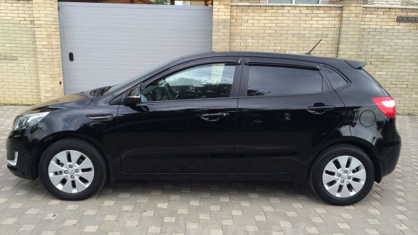 Kia Rio 2013 черная хэтчбек