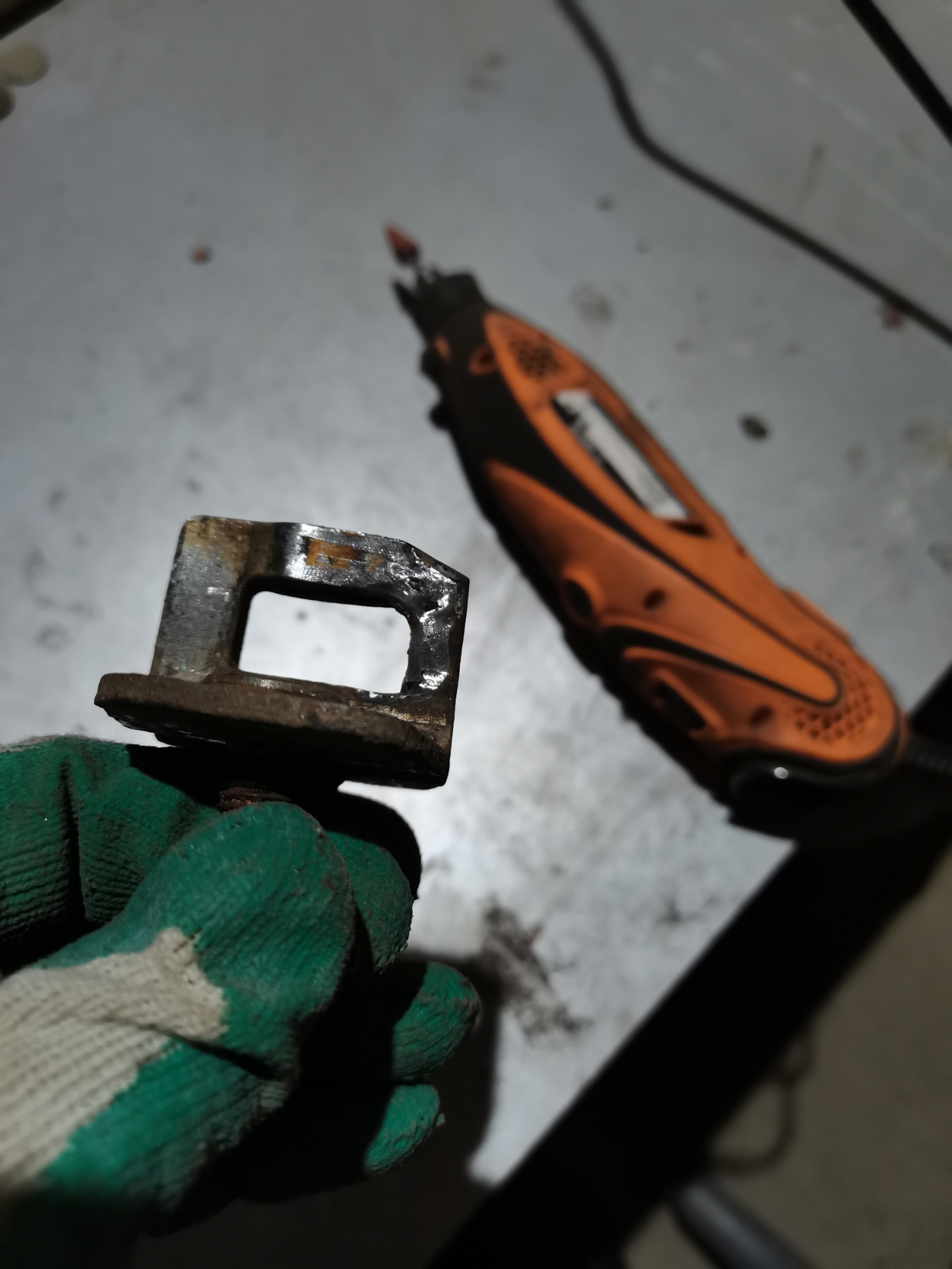 Крышка багажника, регулировка замка — Jeep Grand Cherokee (ZJ), 4 л ...