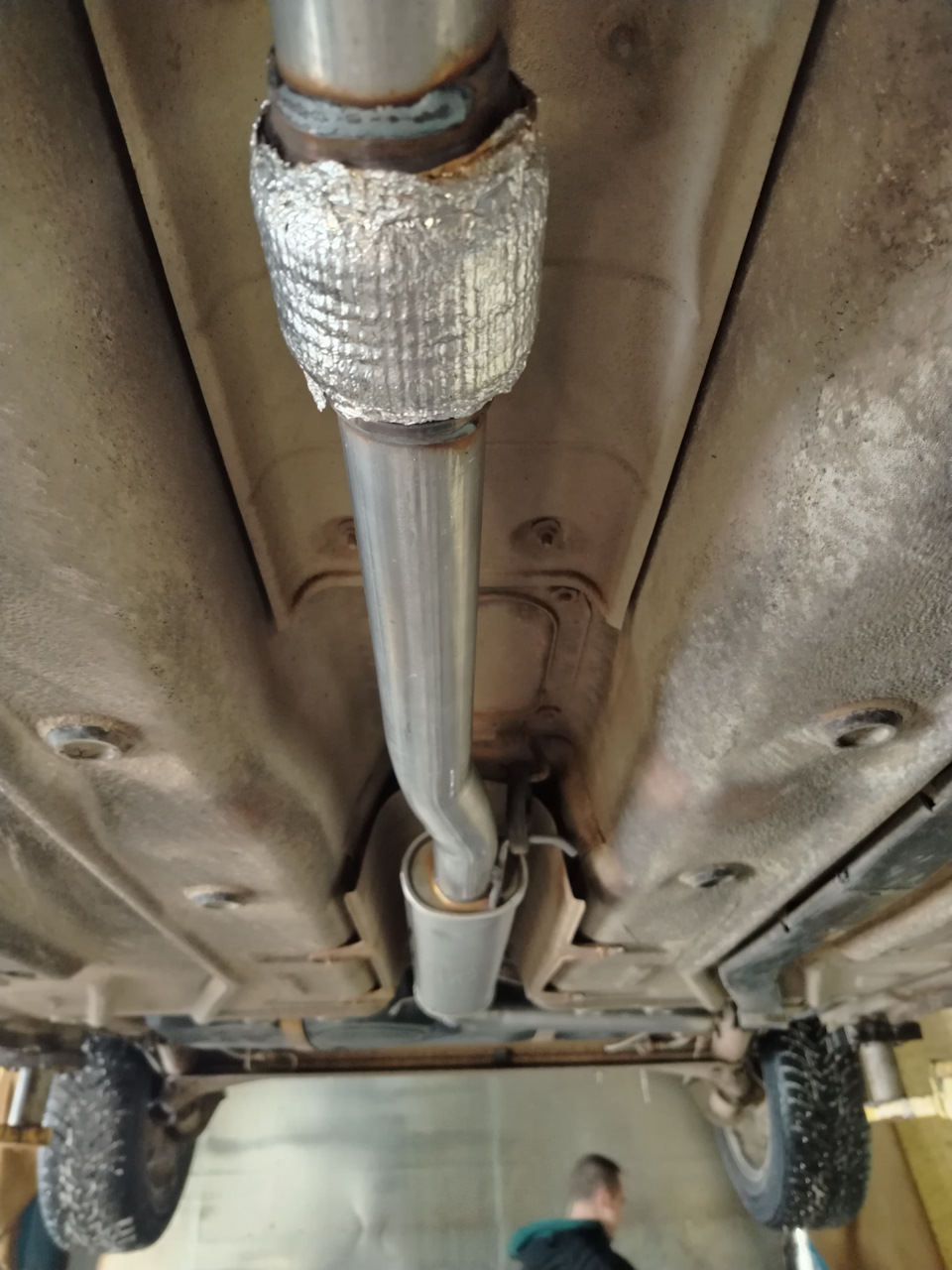 Заменили на резонатор фирмы CBD — Lada Granta