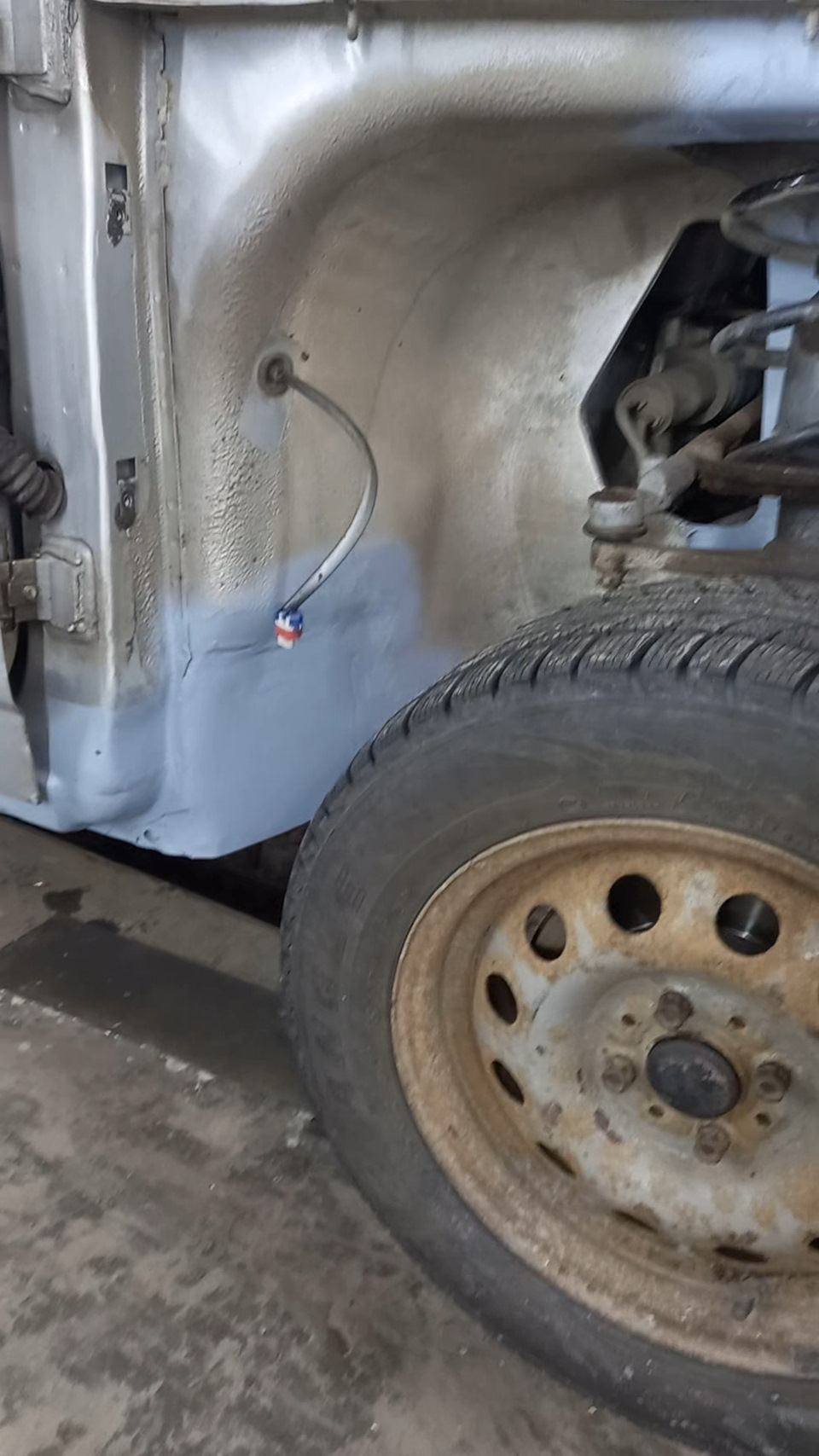 Правый брызговик — Lada Приора универсал