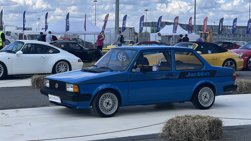 Volkswagen Jetta 𝔾𝕃𝕊