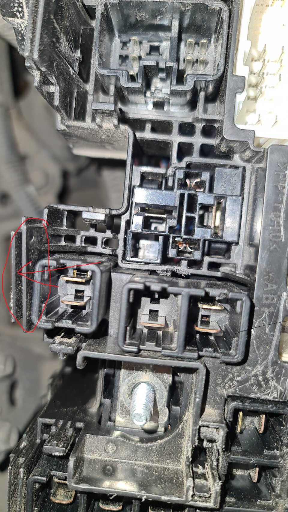 Защелка 4 — Toyota Vellfire (2G)