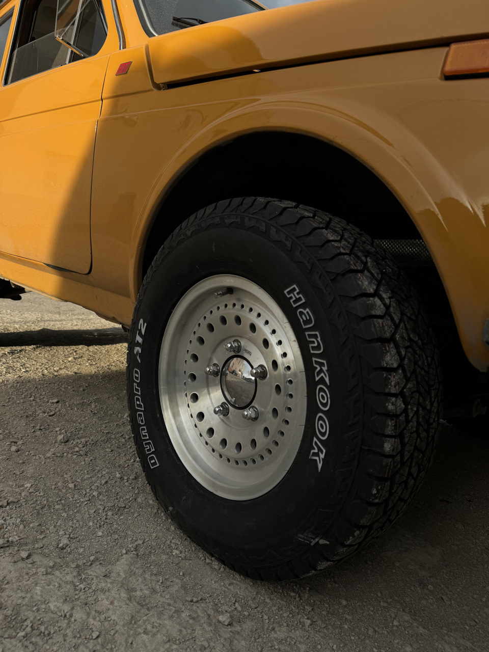 Резина с надписями — Lada 4x4 3D, 1,6 л, 1984 года | шины | DRIVE2