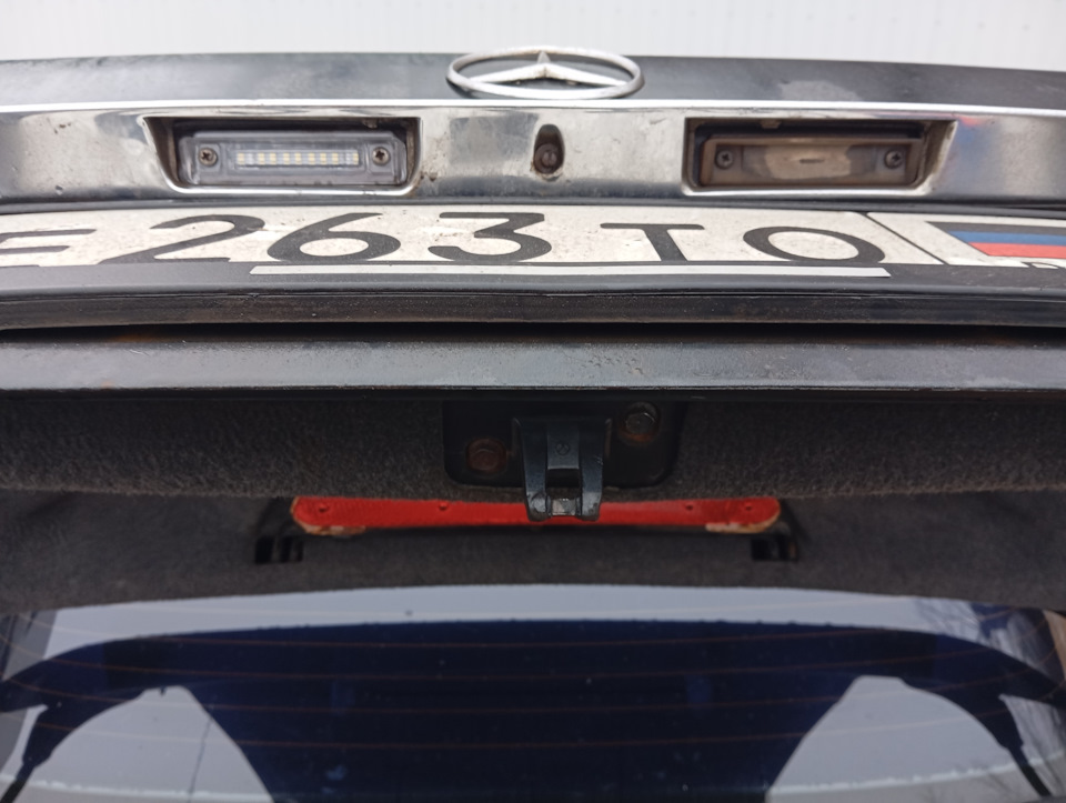 Лампочки подсветки mitsubishi pajero sport. Как заменить подсветку заднего номера. Лампочка подсветки номерного знака тойота камри 30. Лампы подсветки номера mark 2. Лампочка подсветки номера киа рио 3.