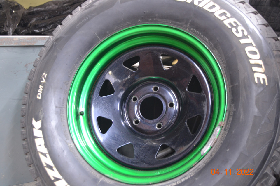 Штампованные диски америка 8Jx17 ET0 5x127 на Jeep Grand Cherokee (WJ ...