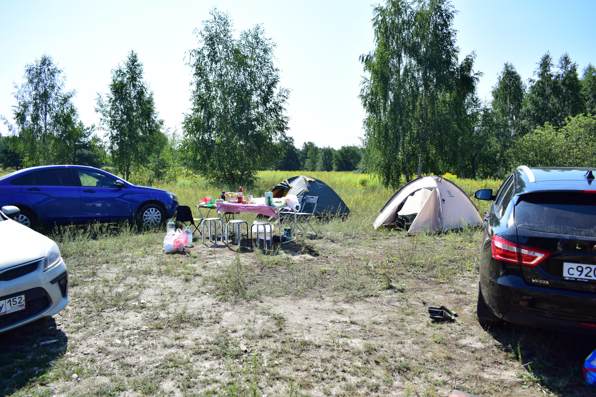 Отдых с палатками на берегу реки Линда со стоимостью. — Lada Vesta SW, 1,6  л, 2021 года | путешествие | DRIVE2