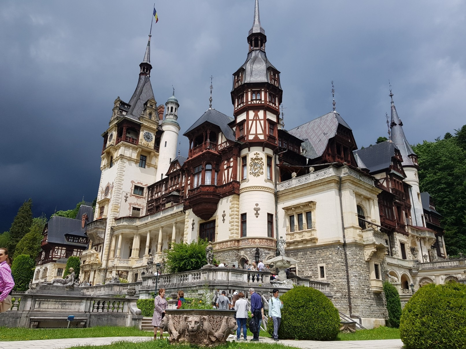 Замок Пелеш Румыния внутри